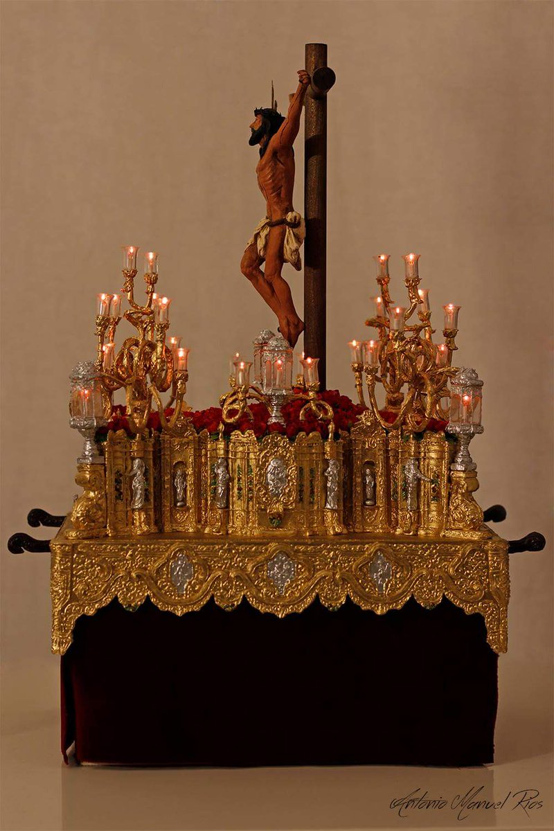 _Carreraoficial's tweet photo. El paso del @HdadCachorro en miniatura por un sanluqueño @ElCostalorg @sssanlucar @ArtesacroT @semanasantasev @SSantaTV @GJCachorro https://t.co/oDFVxd0aXD