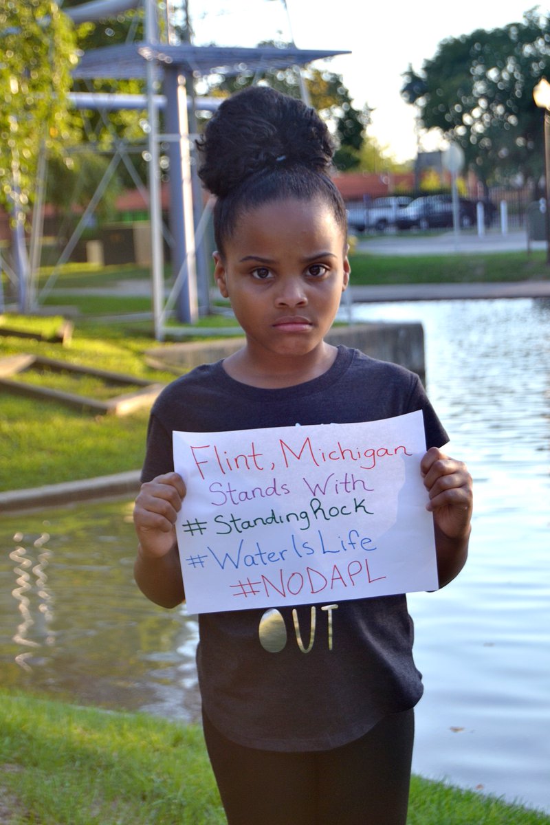 LittleMissFlint's tweet photo. Thoughts are with the #WaterProtectors today. 
#NoDAPL
#WaterIsLife 
#StandingRock 
#IStandWithStandingRock https://t.co/CWVoaVDD1u