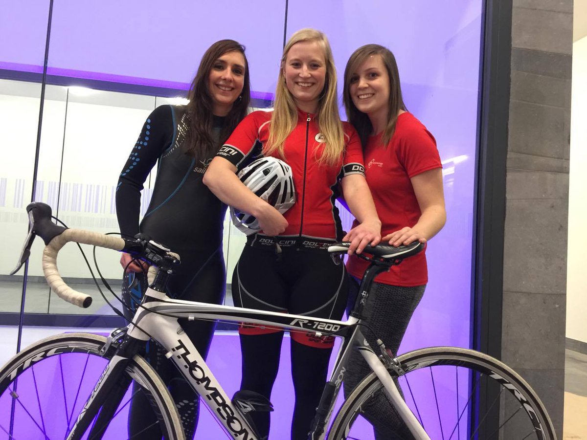 azgroeninge's tweet photo. Maar liefst 53 teams van #azgroeninge nemen in trio deel aan #kwarttriatlon in juni @8500Kortrijk, samen met 21 ex-kankerpatiënten #sterkk! https://t.co/BEwsb18a3M