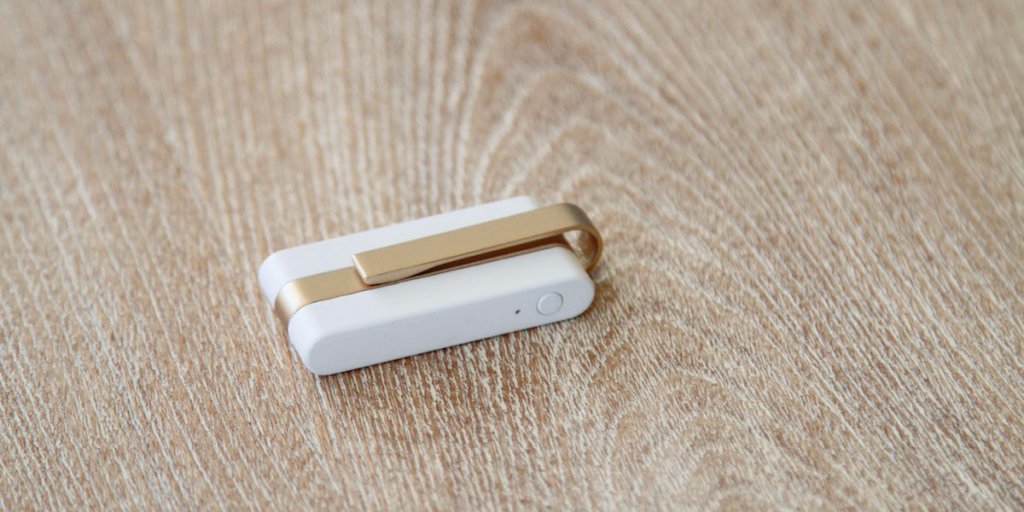 insidertechbiz's tweet image. This tiny $40 device can make any pair of headphones wireless read.bi/2m9BlcC