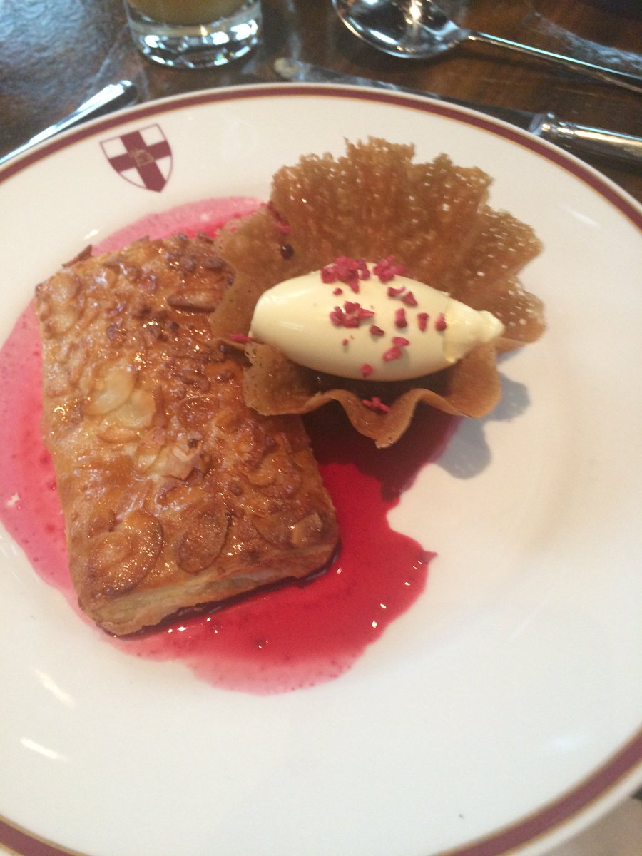 MiddleTemple1's tweet photo. From today's #lunch in #mthall: Cherry & almond strudel with a blackberry compote & clotted cream #WelcomeToDelicious #MTLunch https://t.co/SgrYxsu8Pr