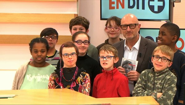 WEO_TV's tweet photo. A 22h, On Vous en Dit Plus sur le handicap mental en compagnie d’Eléonore, jeune femme atteinte de trisomie 21. #OVED #Handicap https://t.co/hqH30BhW3H