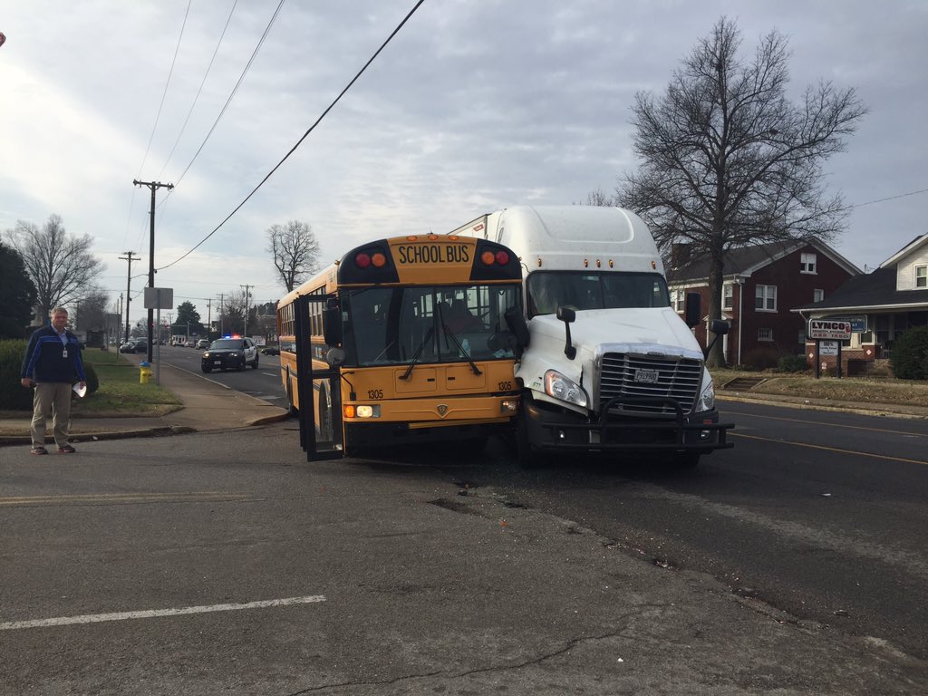 BobbieHayseMI's tweet photo. 14th and Frederica Street @OwensboroMI https://t.co/ROip9B8Cum