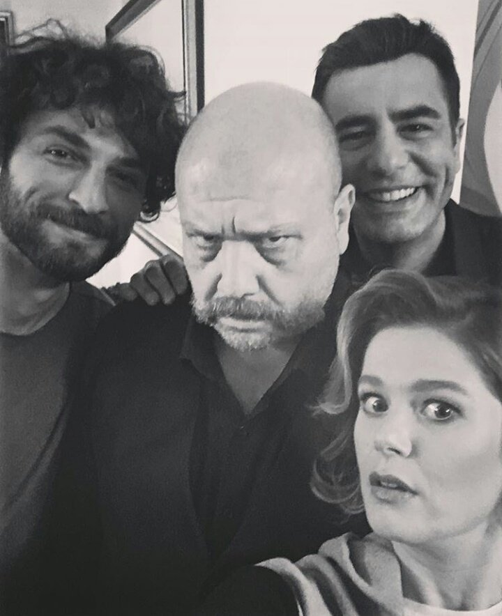 DiziciBagyan's tweet photo. Siz muhteşemsiniz❤ #HayatŞarkısı https://t.co/TSiJDi9sbE