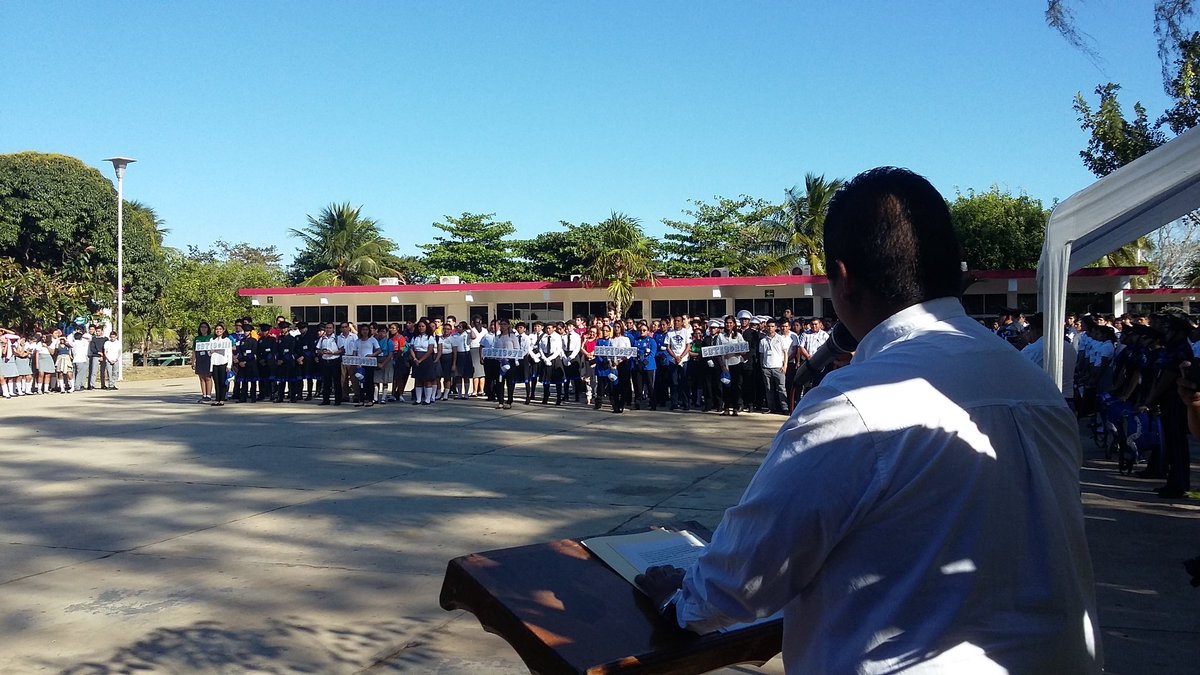 #AlMomento | El <a href="/CBTis72/">CBTis 72</a> de #FelipeCarrilloPuerto sede de la fase estatal del Concurso de Prototipos y Encuentro Cívico @educacionqr