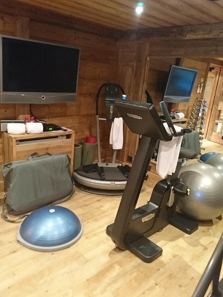 Jamesdhealth's tweet photo. Place of work for the week #osteopathy #massage #wellness #risinghealth https://t.co/9tpngQC0xD