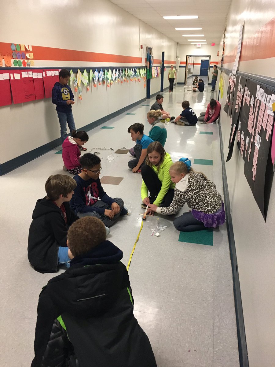 LeopardLadybug3's tweet photo. Testing our catapult! #gcsk12 @KiserElementary https://t.co/Qh2E8HJYww