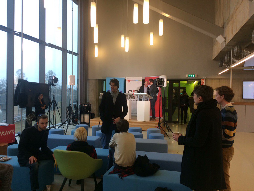 Hier in de Brug begint zo het CSR-debat dat we met <a href="/Folia/">Folia</a> organiseren!