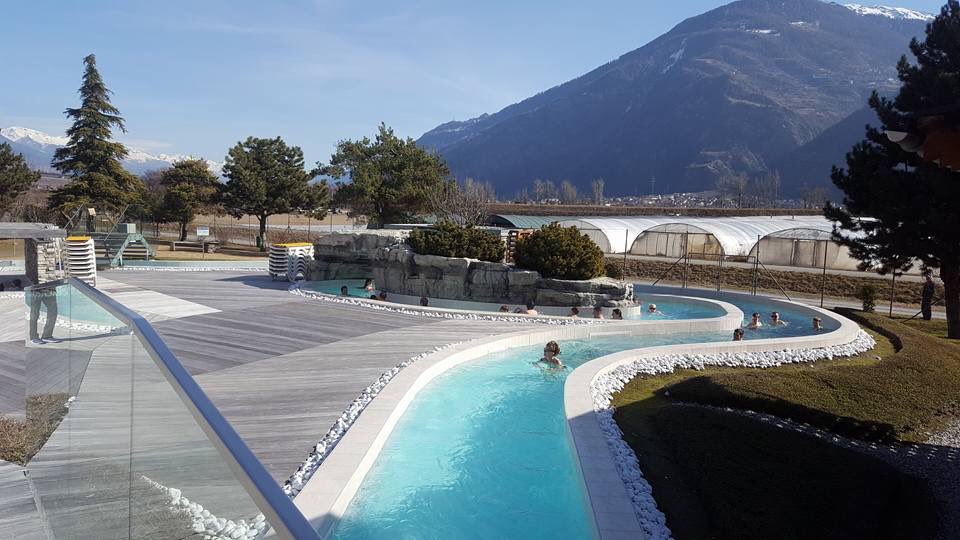 Skiers had magnificent views of the Weisshorn, Matterhorn and Mont Blanc. Spa goers had spectacular views too. @nacfpro <a href="/UlyssesTrust/">The Ulysses Trust</a>