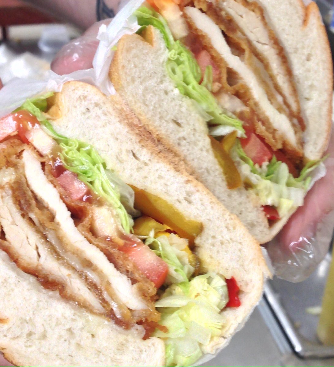 MaxBagelsNY's tweet photo. #ChickenCutlet #HotCherryPeppers #MeltedCheese #Lettuce #Tomato #Herobread  #lunchatthebeach #longbeachny #delivery #grubhub #Seamless https://t.co/HXaTkPioEd