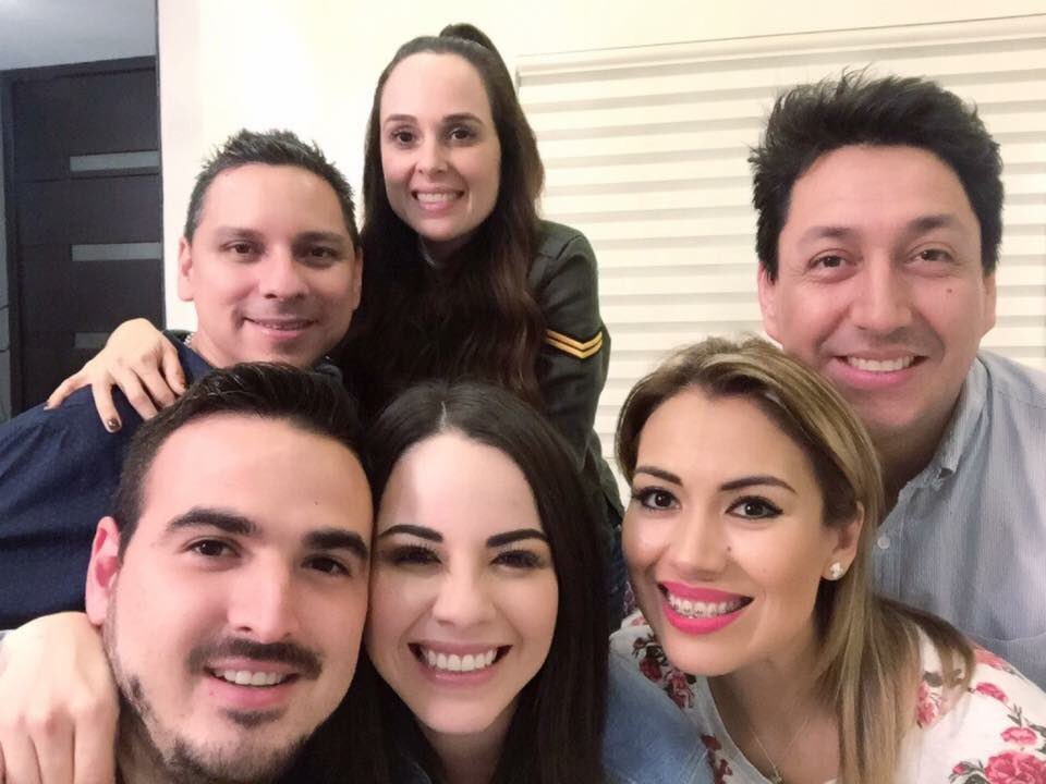 ArelyTellez's tweet photo. Feliz cumpleaños compadre Luis Mario!!!! Dios te bendiga siempre!!! Disfruta mucho tu día te queremos! @grupo_pesado 🎈🎈🎈🎈🎈 https://t.co/uelKlXUU5B