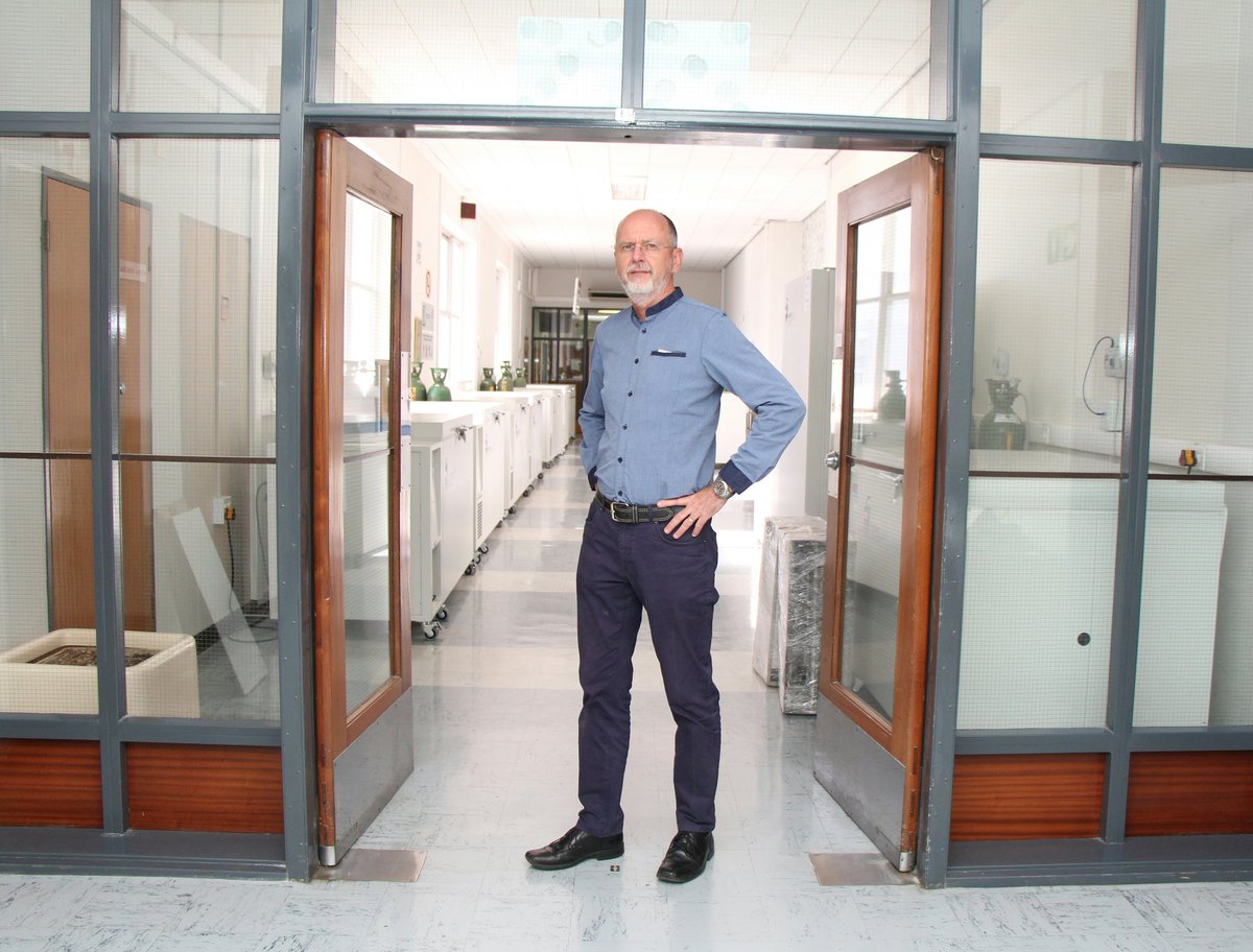 Make a difference through science, says Prof Gerhard Walzl, new Head of #Biomedical #Sciences Dept <a href="/StellenboschUni/">Stellenbosch University</a>. sun.ac.za/english/Lists/…