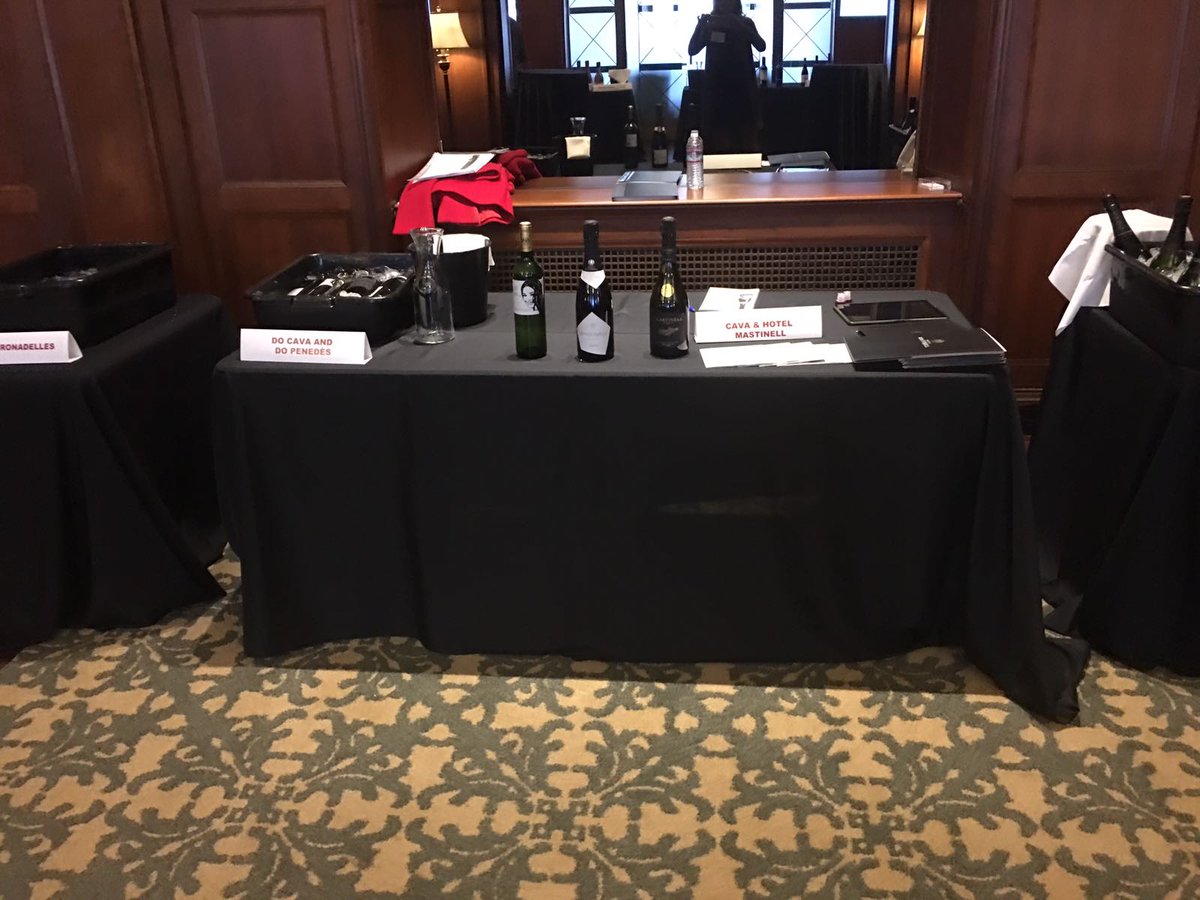 mastinell's tweet photo. We are on the Seminar &amp; Wine Tasting at the Bentley Reserve in San Francisco with masterclass of @lucaspaya. Organized by @catalanwinesusa https://t.co/14gE1d3zYJ