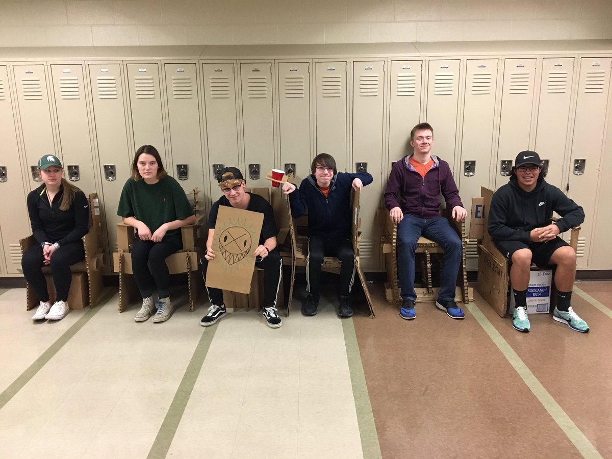 MrJOlsen's tweet photo. These are some good looking cardboard chairs. #PNphysics3 https://t.co/o9r0e6i947