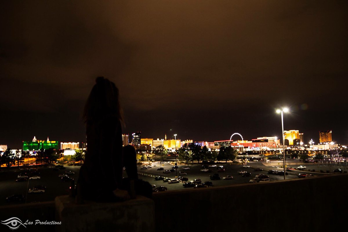 LaoProductions's tweet photo. [ Momo vs Vegas Lights | Las Vegas, NV ] #laoproductions #canon #teamcanon #photography https://t.co/t2y2GkPbE5