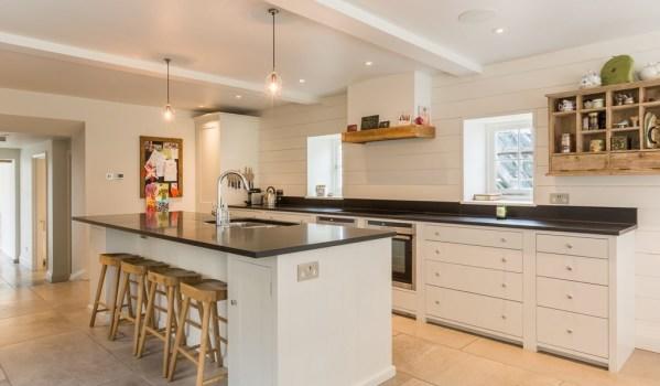 Zoopla's tweet photo. Research has shown that a new kitchen can dramatically impact a buyer’s decision – and their offer price https://t.co/YUHMQl200Z #kitchens https://t.co/NguiIINgfL