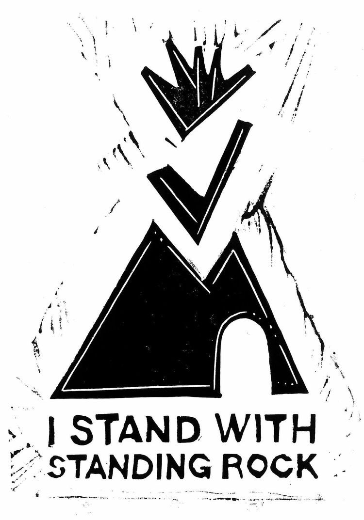 leiavision's tweet photo. Water is life. Water is life. Water is life. 

#IStandWithStandingRock https://t.co/KLLzViIr0n