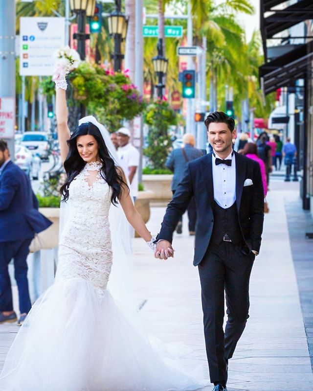 Sevgili arkadaşlarım Tolga ve Almeda'ya ömür boyu mutluluklar dilerim 😊💐 Congratulations