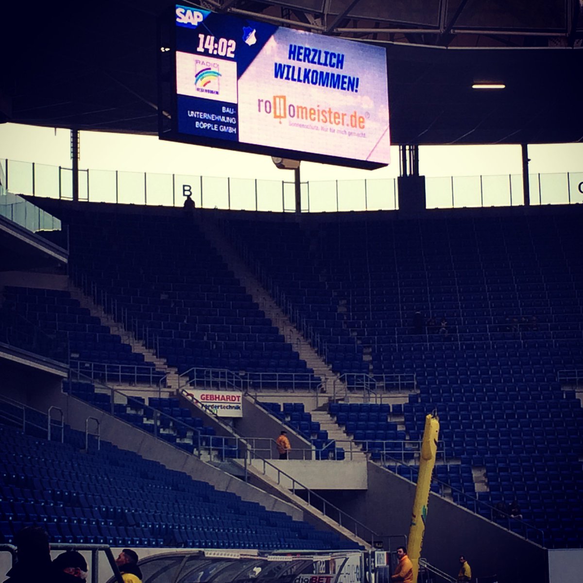Ob auf der Anzeigentafel oder im Eigenheim, wir wollen einfach unseren Job machen und unsere Kunden hoffentlich zu Fans 🙂
#tsg1899 #rollos