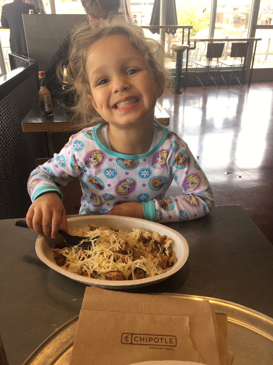 ChrisWondo's tweet photo. Emersyn picked her favorite restaurant for our lunch date today. Thank you @ChipotleTweets #myfavoritealso #Potle https://t.co/yovFd3rKv6