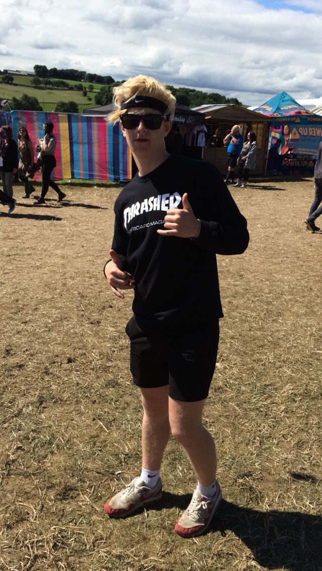 kanewarren's tweet photo. BREAKING: FC PuyolPantsDown have signed 5-a-side free agent Cale Hood on a deal until the end of the season. @george_spacie @kierandrapeeerr https://t.co/Z6TdO4tAR2