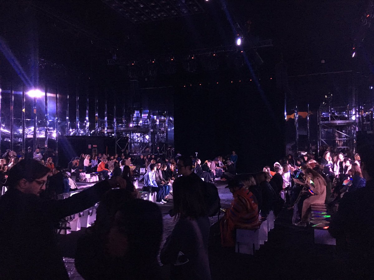 drexcodecom's tweet photo. Ready for @ANNAKIKIWORLD ! #milanofashionweek #annakiki #FashionWeek #drexcode https://t.co/GBmuIlbWn3