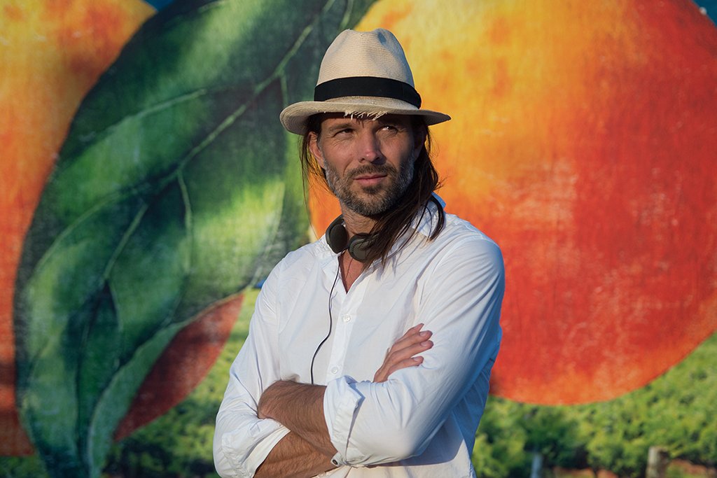 The questions are in &amp; the answers are back!  Linus Sandgren answered YOUR #LaLaland questions htl.li/SlMX309ghd6 #Oscar #AskAFilmmaker