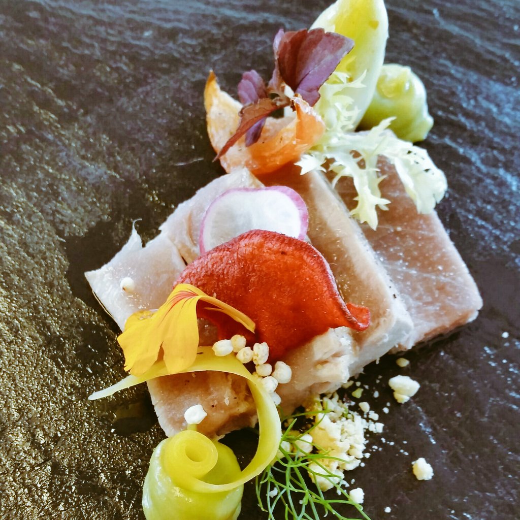 B0VENDERIVIEREN's tweet photo. Carnaval #BovendeRivieren 
We laten je genieten van een 4 gangen menu voor de gekke prijs van €30,-
https://t.co/LVoxeKi4hb https://t.co/oKtYJrDqUP
