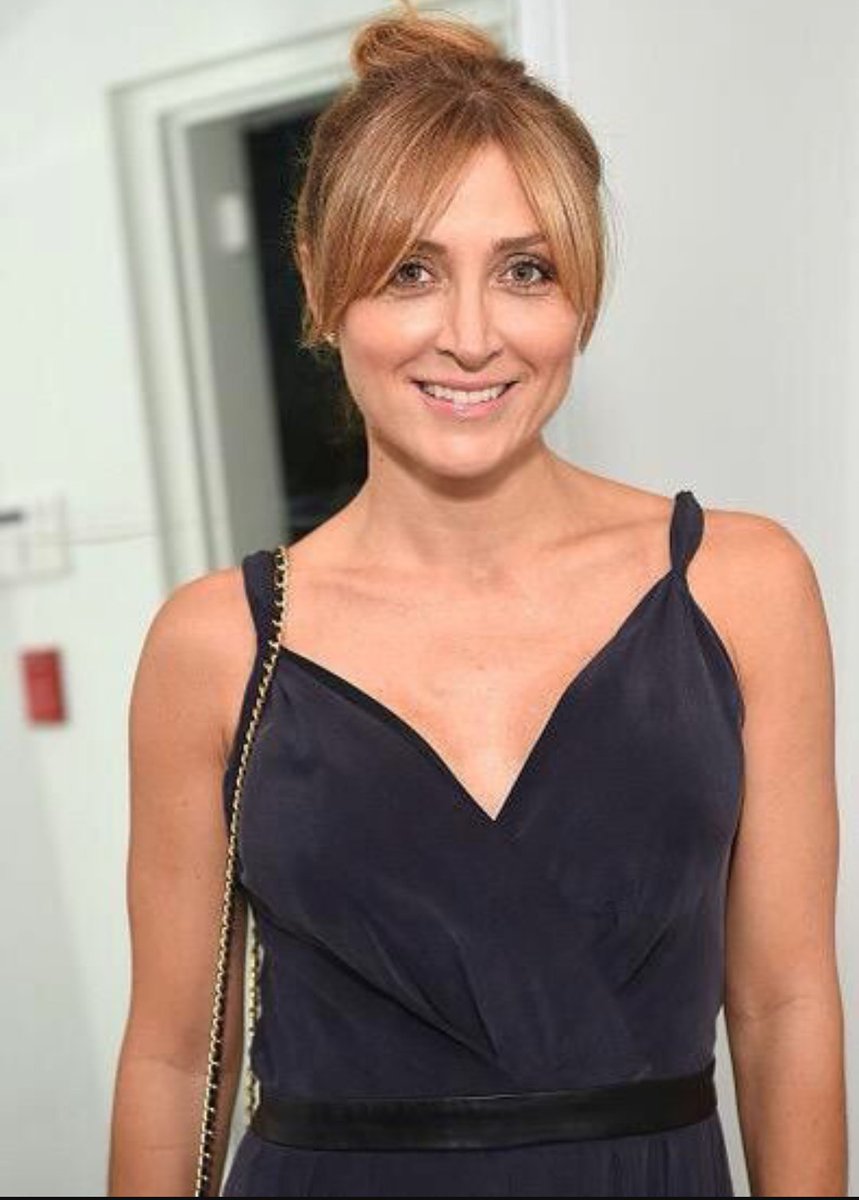 shilababy87's tweet photo. her outfit makes me weak 😍 @sashaalexander @TeamSasha #loveheroutfit #sexy https://t.co/Y2h87ToB9g