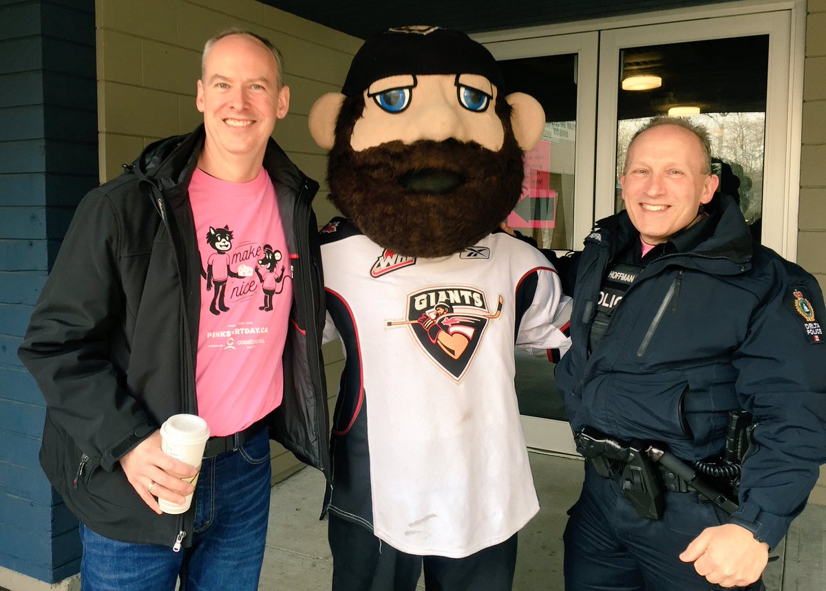 Buckets of gratitude to <a href="/DFF1763/">Delta Firefighters IAFF L-1763</a> <a href="/deltapolice/">Delta Police Department</a> @CorpDelta <a href="/WHLGiants/">Vancouver Giants</a> for a great #PinkShirtDay event! #community #ChooseKindness