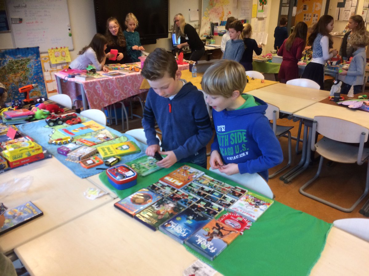 obsdebongerd's tweet photo. Vandaag hebben we het IPC project Speelgoed in groep 4 en 5 afgesloten met een speelgoedbeurs. Het was geweldig! @obsdebongerd #Odijk https://t.co/7AwGO3yG73
