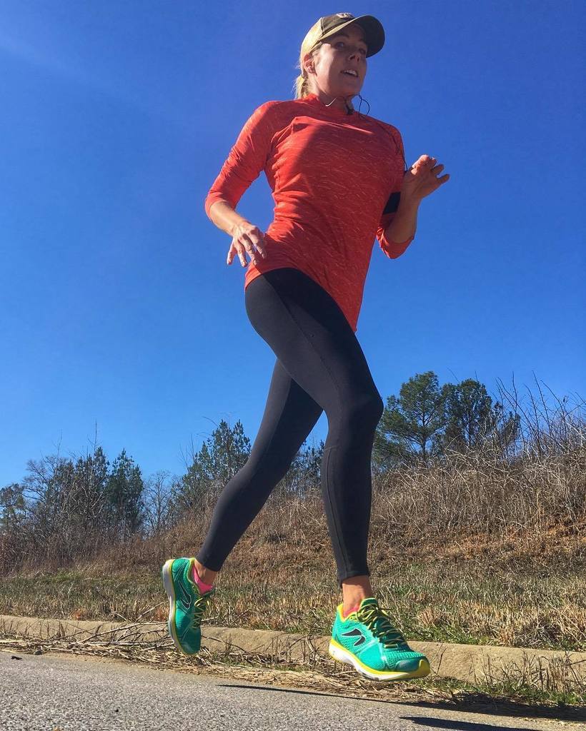 Keep your eye on the prize <a href="/bebesenn/">Brenda Senn</a>! #whatdoyudu #whatgetsyououtdoors #runningmom #running #runninglife #newtonrun…