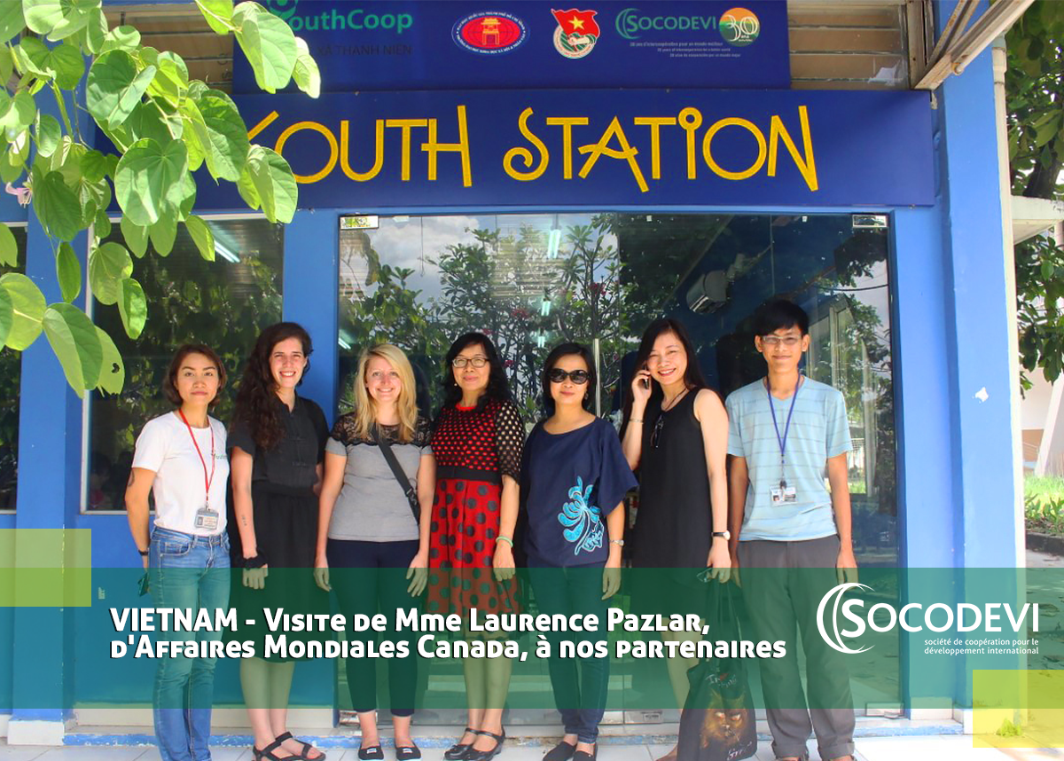 SOCODEVI's tweet photo. Mme Laurence Pazlar, de @DevCanada, en visite à nos partenaires et stagiaires au #Vietnam #VCEDproject #coops #PSIJ #DevCanada https://t.co/fRpGl1oSqj
