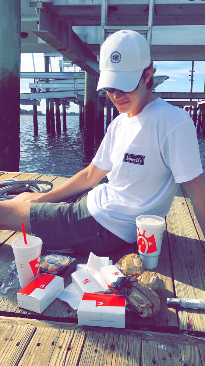 NowellsOnline's tweet photo. @Real_LilBill looking good in our tee! #winterbreak #CGHS https://t.co/xZKBNw3ANp