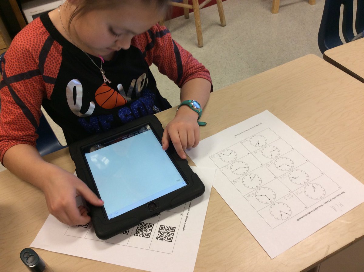StubbsTerri's tweet photo. Students use QR codes for self-assessment. Formative assessment #ReadOnLampasas https://t.co/xyM1LalcVb