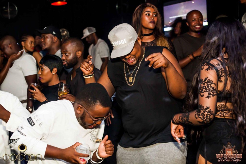 Dj_Timo_SA's tweet image. #VipFashionWednesdays @Cocoonloungejhb 2nyt‼️
I'm on the decks alongside  @DJBanques 
Hosted by @barbiliscious