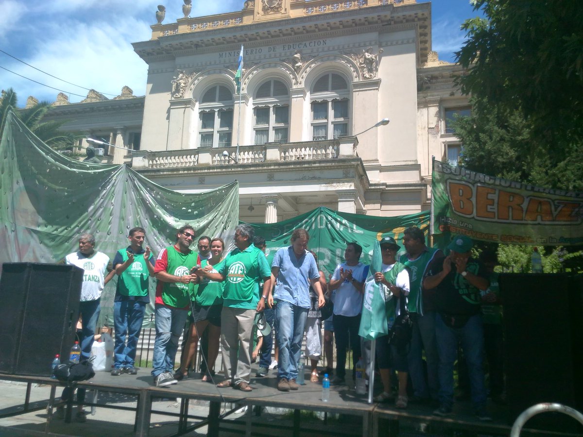 ATEBERAZATEGUI's tweet photo. 22/02 JORNADA DE LUCHA DE ATE EN LA PCIA DE BUENOS  AIRES,  CONSTRUYENDO EL PARO NACIONAL DE 48HS DEL 6/3 Y 7/3 https://t.co/wjfTNf7uRT