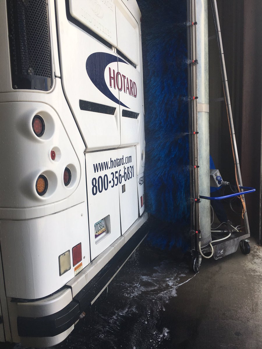 Bitimec's tweet photo. Another happy customer! @hotardcoaches #buswash #bitimec #washbots #hotardcoaches https://t.co/Iwq7fywwpo