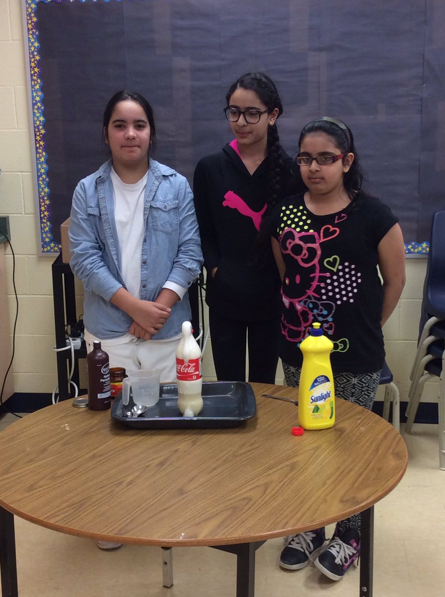 virkerbee's tweet photo. Student led "Matter" experiments in 5VI @LarkspurPS #mattermatters #scientistsuperpower #peel21st #weareallteachers https://t.co/Bw0L45s0He