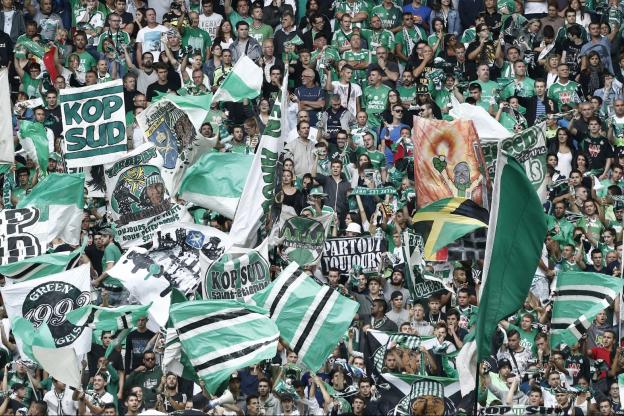 lequipe's tweet photo. La police spécialisée constate un «apaisement des tribunes» dans les stades de L1 https://t.co/NKMETULeIJ https://t.co/FS2aUP1M0I