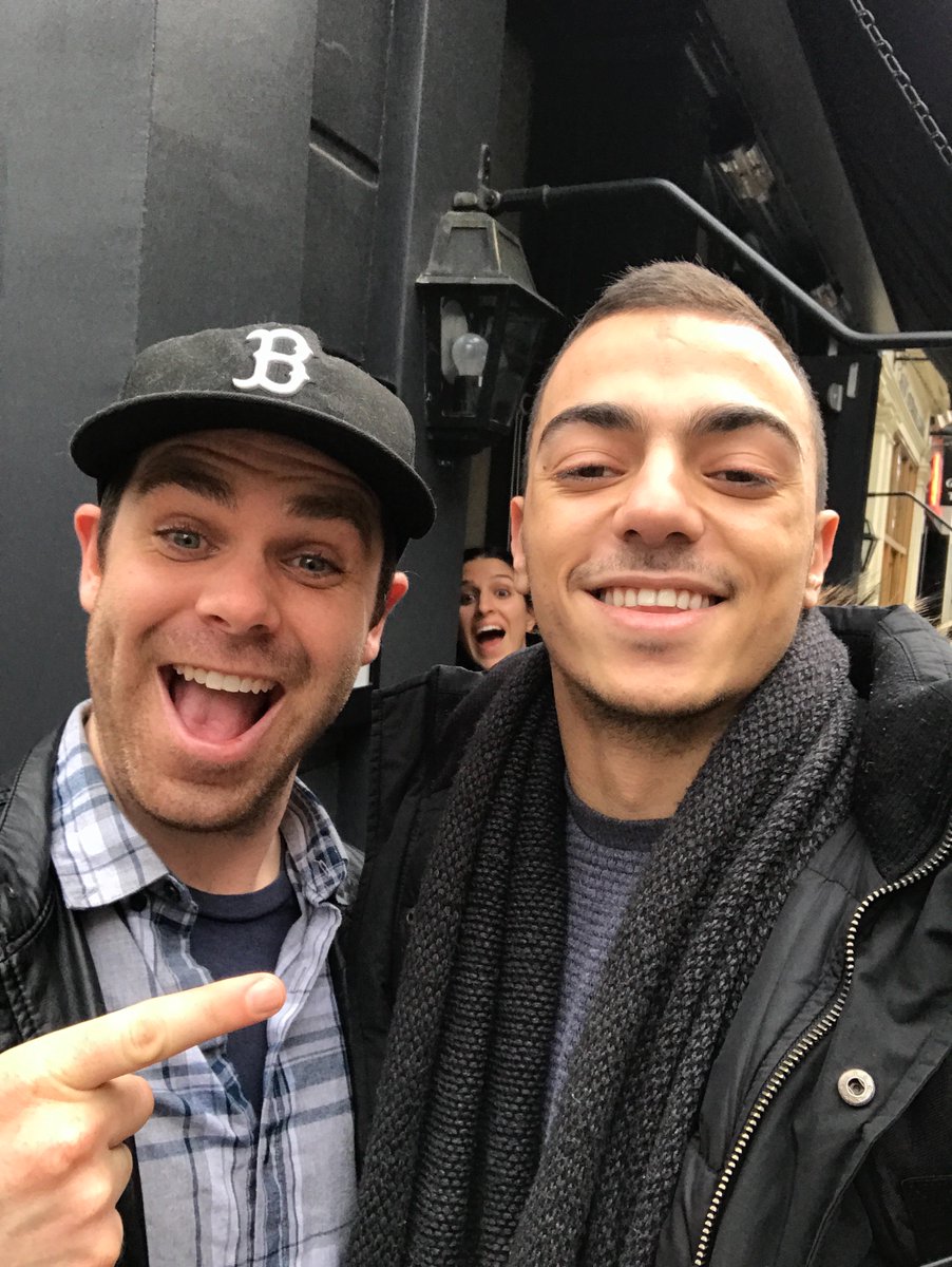 Kareem198's tweet photo. @RyDoon welcome to London man!! #fangirlmoment https://t.co/7ryOsFklDO