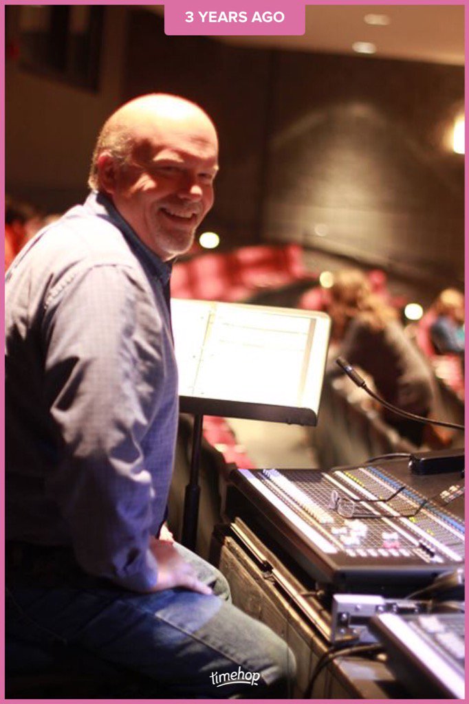wheezer30's tweet photo. Kudos to this amazing guy for creating such incredible video footage over the years! @kklassen20 #musicalguru https://t.co/vEKIrGoVPx