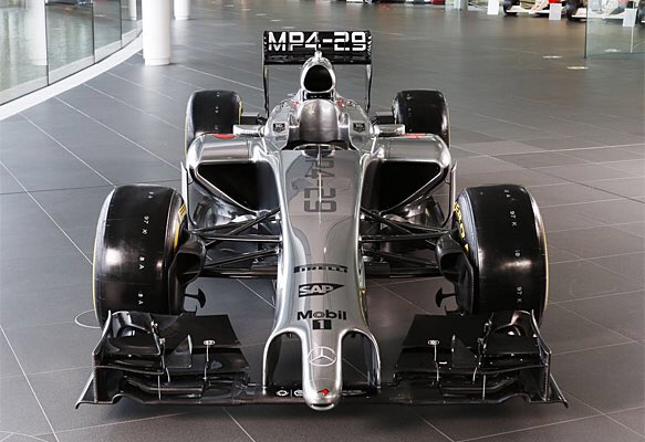 SimonGBrooks's tweet photo. Probably been said many times, but the @ForceIndiaF1 #VJM10 reminds me of the @McLarenF1 #MP429 With that nose 👃🏻 #F1 https://t.co/x9DOZPw990