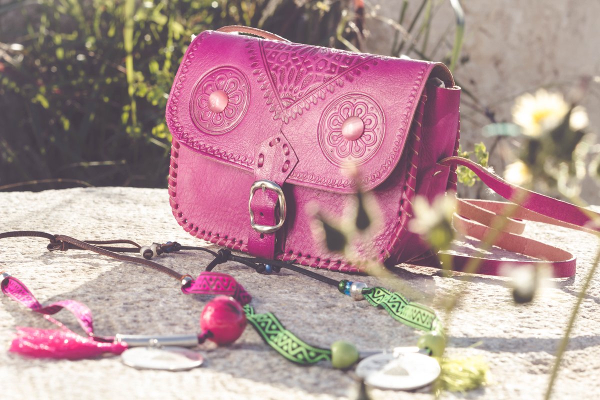 Date un caprichito por 21,95e,... #moda #malaga #blogger #blog #fashion #complementos #bolso #capricho#pink