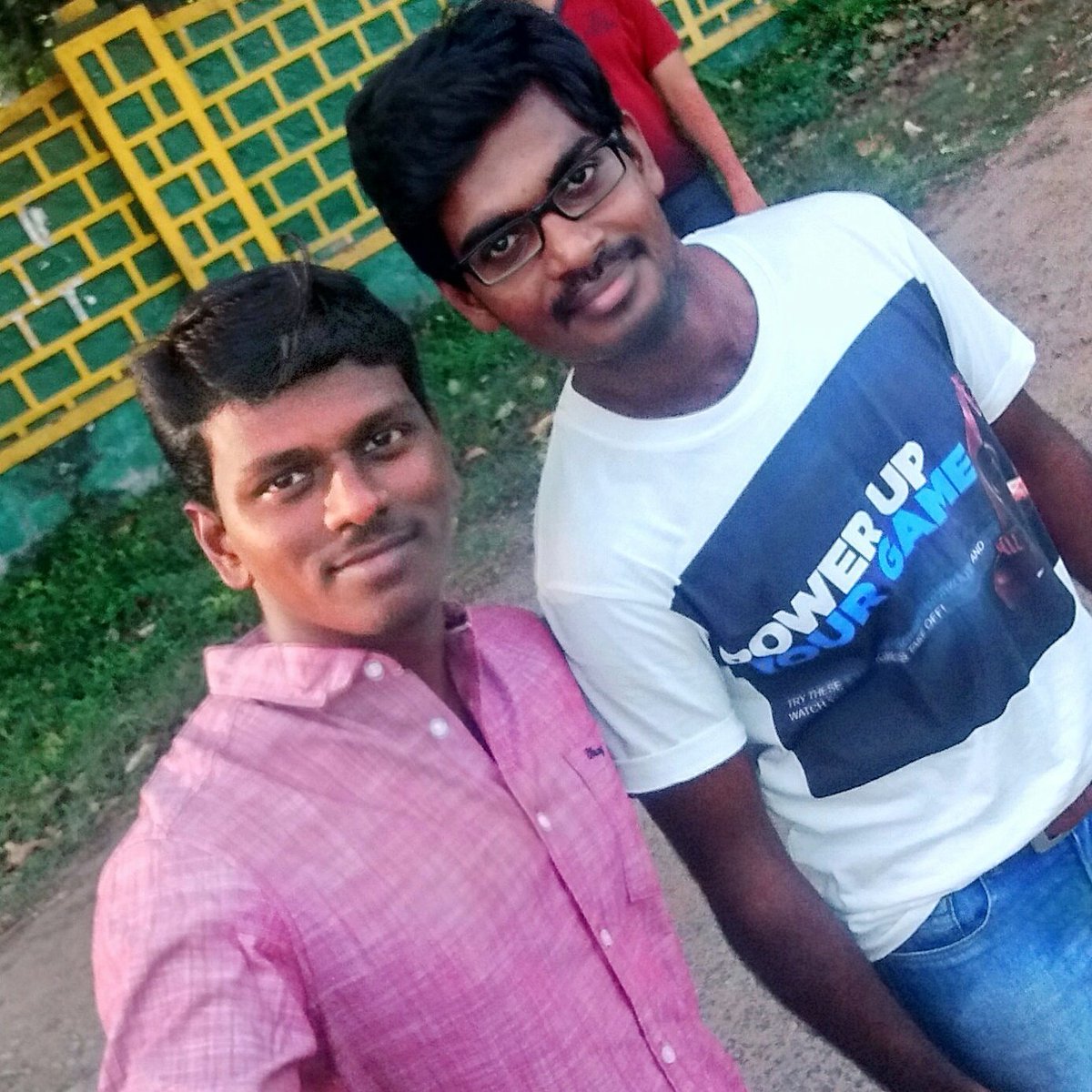 MathanSank's tweet photo. #Selfie With S2 heroo @yuvims91 #UnitTrip #Topslip #pollachi #throwbackmemories #StanleySurgeons π€ https://t.co/dC4pXImPlS