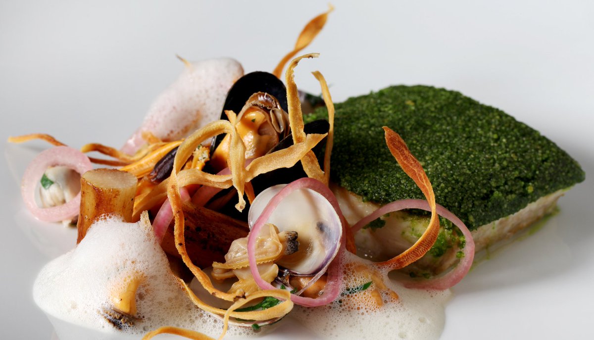 From mingling amongst food bowls to a side of foam on a fine dining slate, Food Show Ltd are the perfect caterers: bit.ly/2lqvYb9