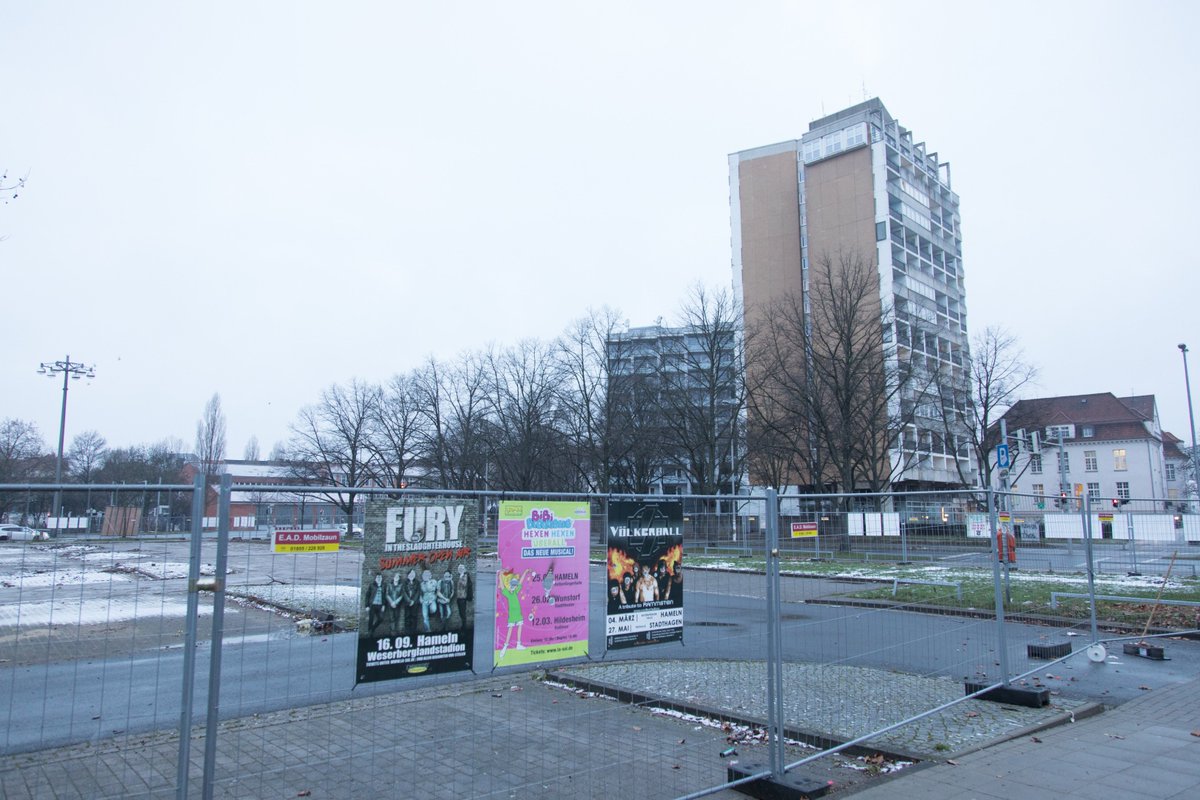 Hannover: Mehrere WW2-Bombenblindgänger sollen sich in der Nähe der Stadionbrücke befinden. neuepresse.de/Hannover/Meine… https://t.co/EpgmOtQpgO