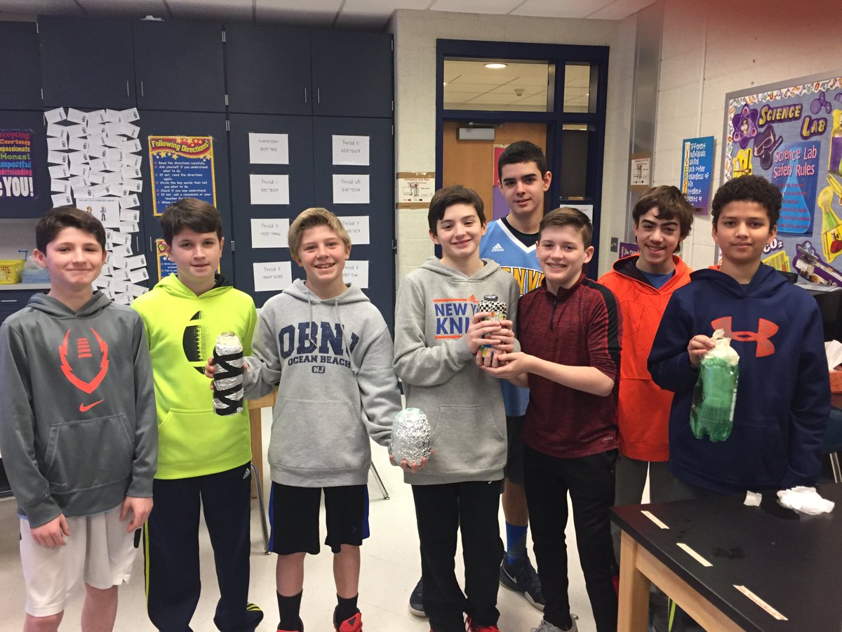 WaldwickMiddle's tweet photo. Our 7th grade engineers designed their own thermos' in Mrs. Mueller's class! https://t.co/77ajlDkO47