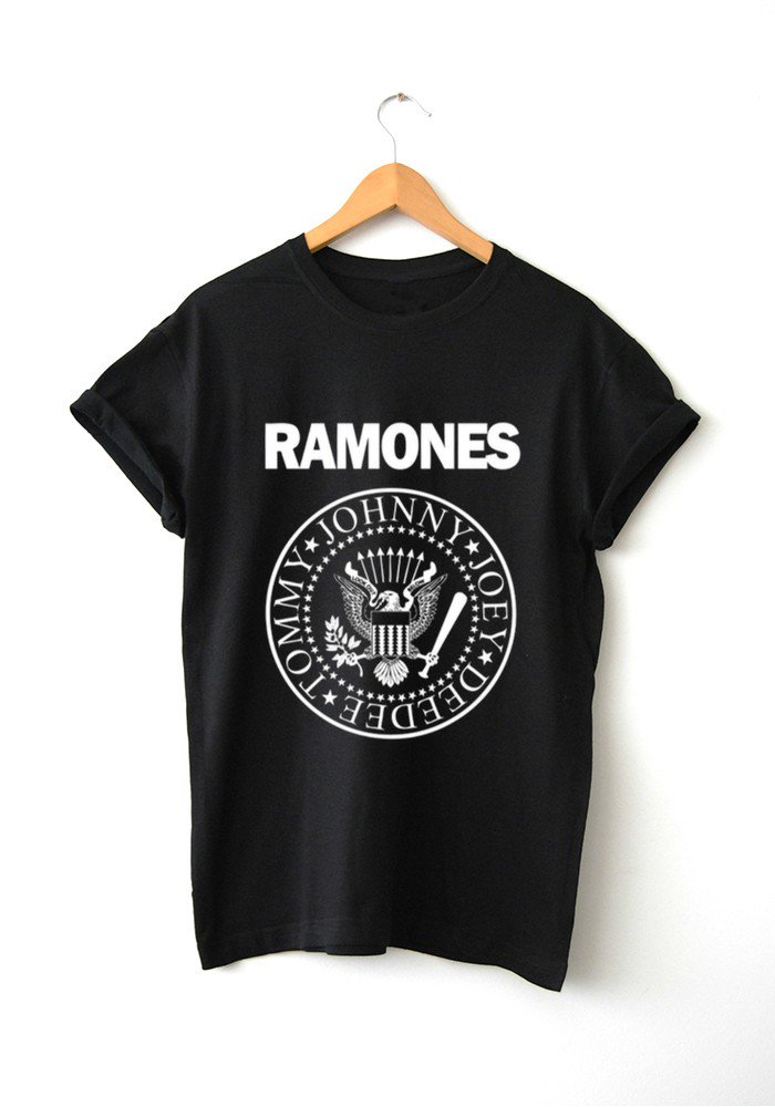 RopaSublime's tweet photo. Dicen que para este 2017 se vuelven a llevar las camisetas rockeras... ¡Ouhh Yeaah! ¡Descubre las nuestras! 👉 https://t.co/PWnX8GBj50 https://t.co/yeVNWSCsJW