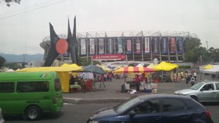 Aquí el majestuoso estadio Azteca llegando <a href="/barrakatarra/">BARRAKATARRA</a>